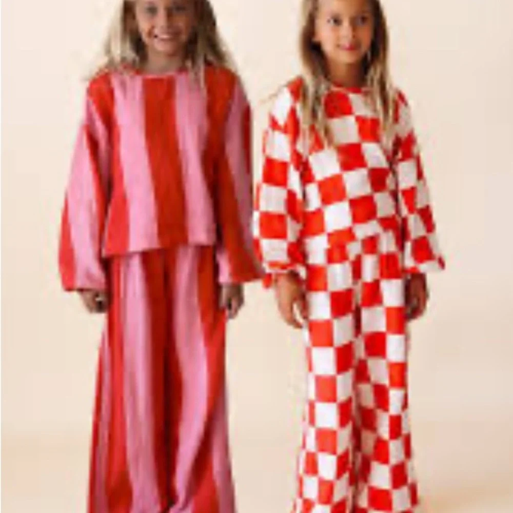 Minimalist Folk Co 2 piece set 6/7